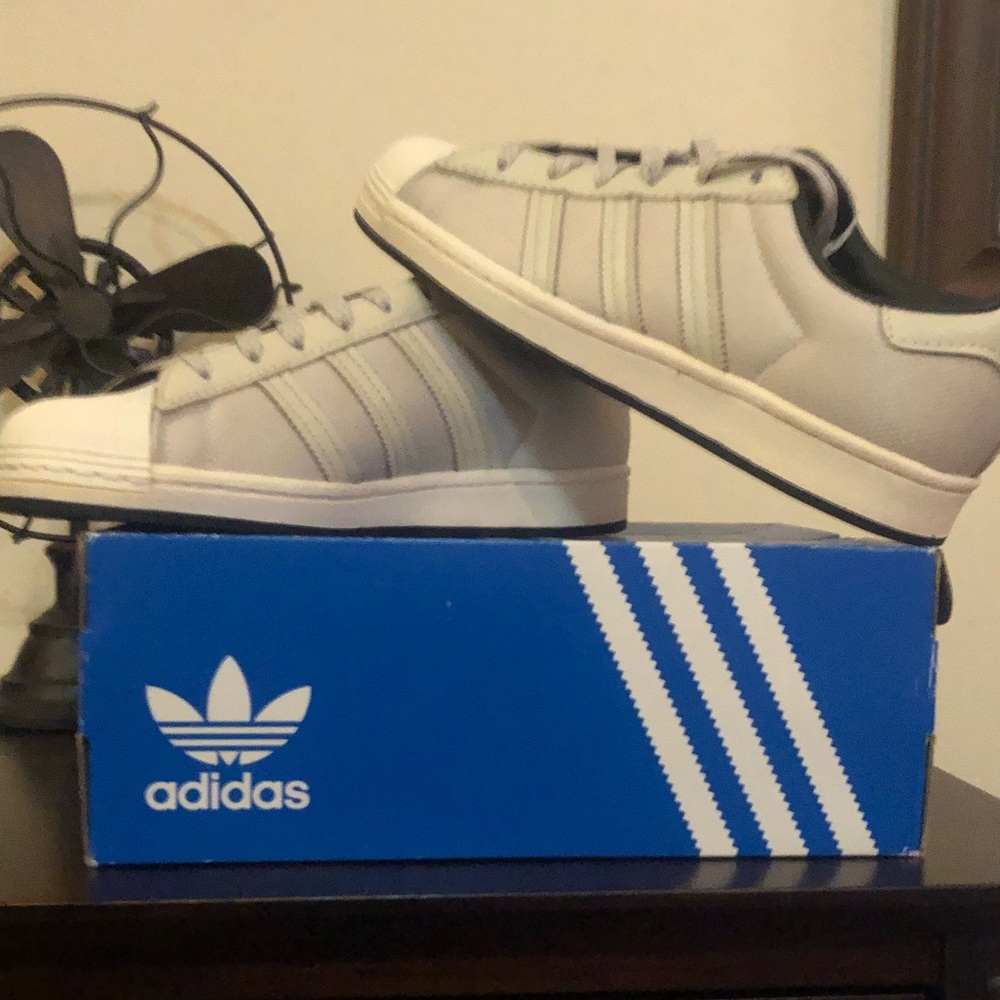 New Adidas Men's Gray and White Sneakers